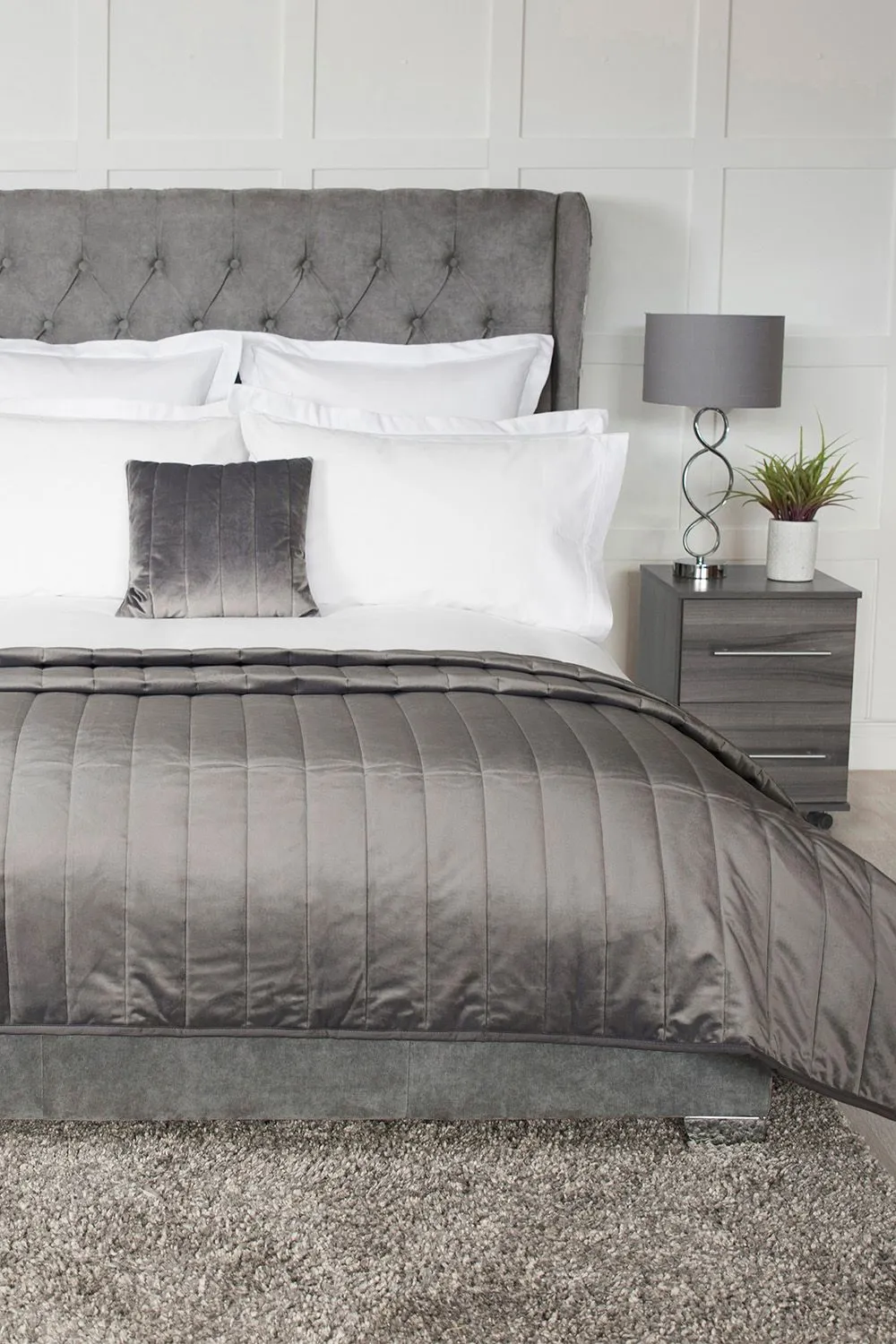 Belledorm Verona Throw 150cm X 200cm in Charcoal
