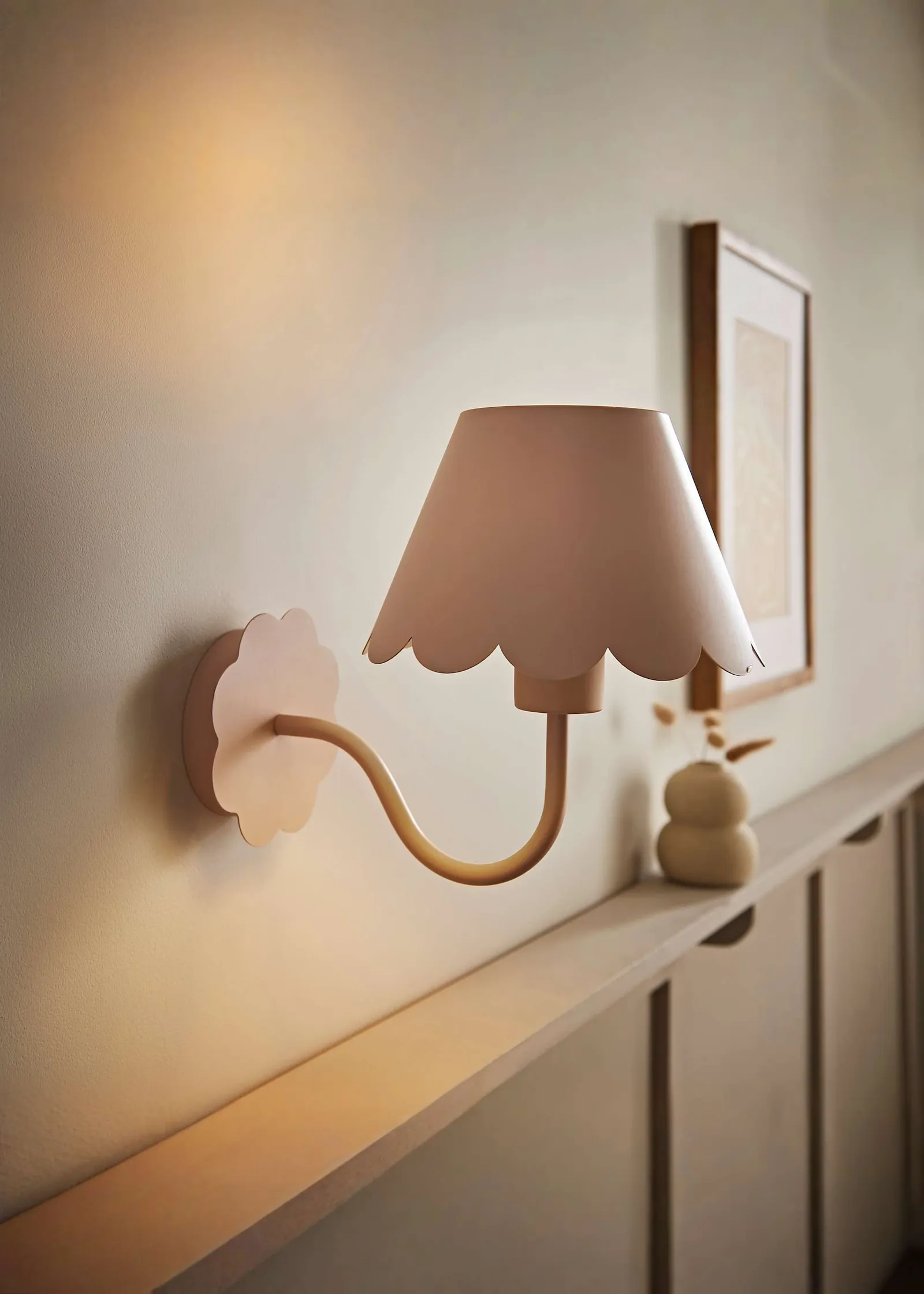 ValueLights Hattie Rechargeable Metal Scalloped Edge Wall Light in Pale Pink 1