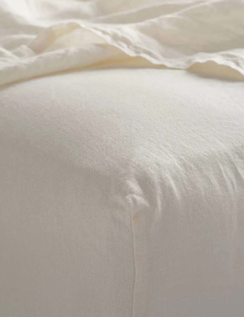 Bedfolk Pure Linen Washed Fitted Sheet Soft White