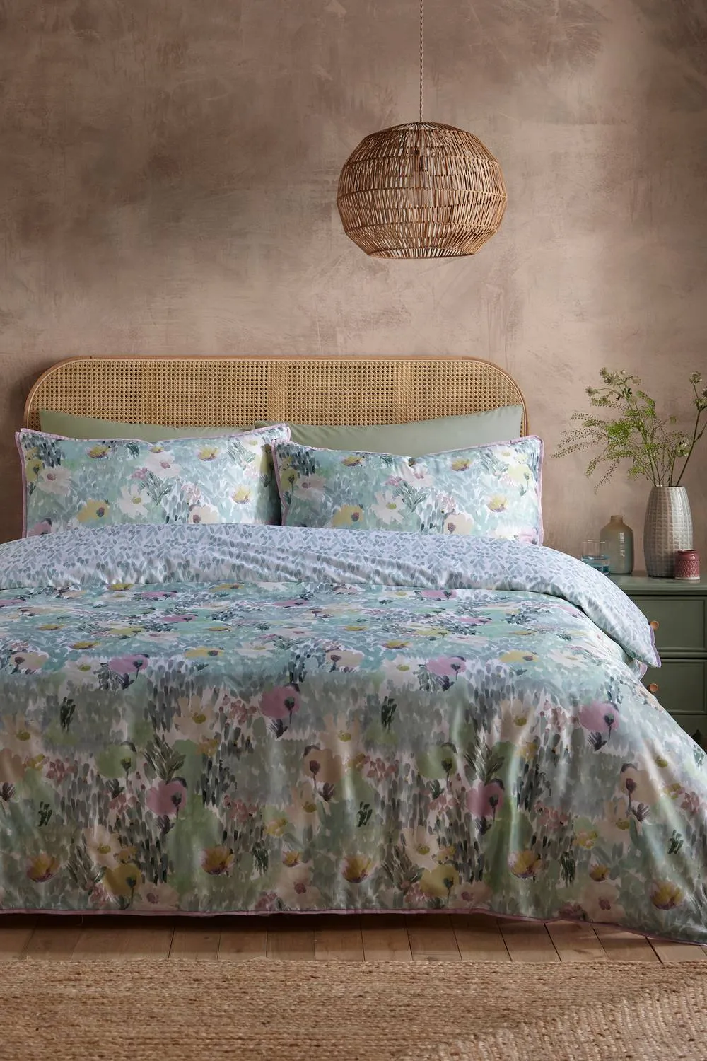 Appletree 'Abstract Floral' 100% Cotton Duvet Cover Set in Green