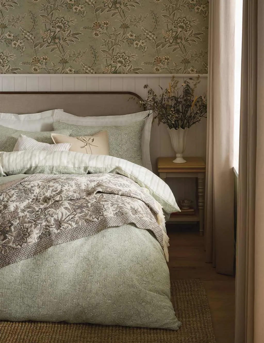 Laura Ashley Elmdon Floral Reversible Bedding Set Green Mix