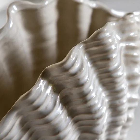 Ribbed Shell Ceramic Vase 2