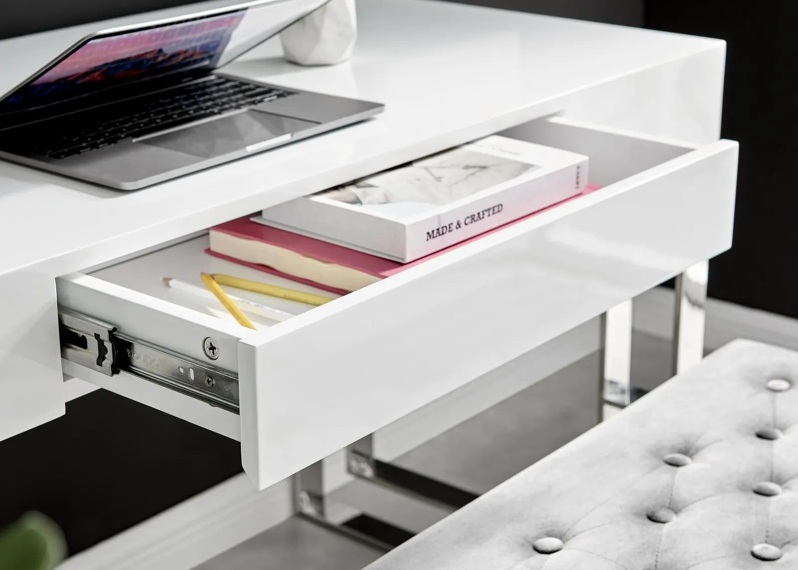 FurnitureboxUK Cambridge White High Gloss Office/Gaming Desk With Silver Chrome Geometric Legs 3