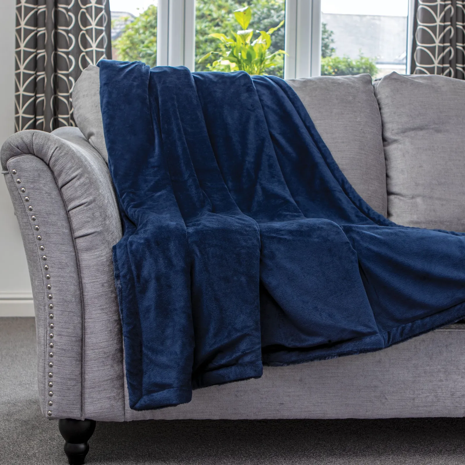 Dreamcatcher Luxury Faux Fur Polyester Throw Over Blanket 160x130cm in Dark Blue