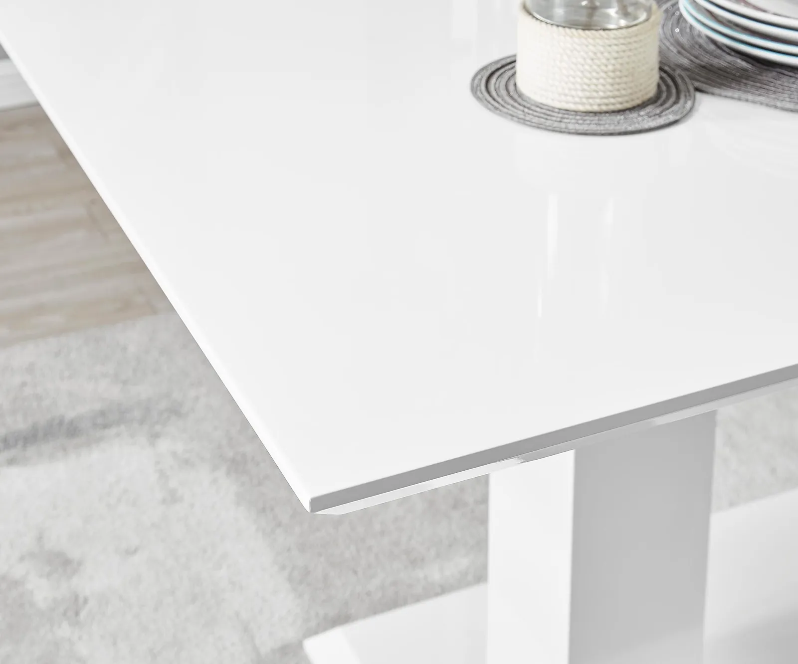 FurnitureboxUK Imperia 150cm 6-Seater Modern High Gloss Pillared Dining Table in White 4