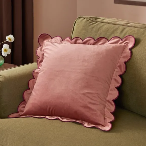 Furn Lil Scallop Velvet Cushion Slipper/Burgundy 45 X 45Cm, Red