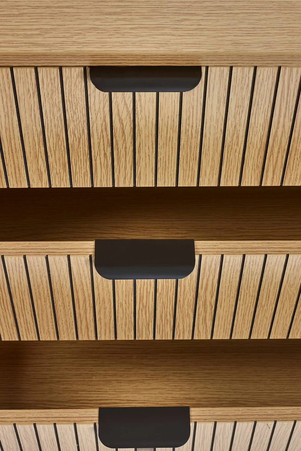 Julian Bowen Sia Fluted 6 Drawer Chest in Light Oak 6