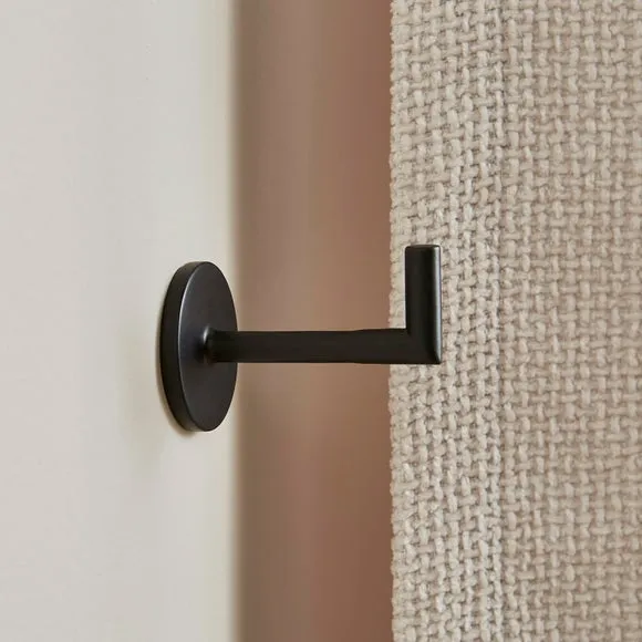 Set of 2 Contemporary Mini Curtain Hooks 2