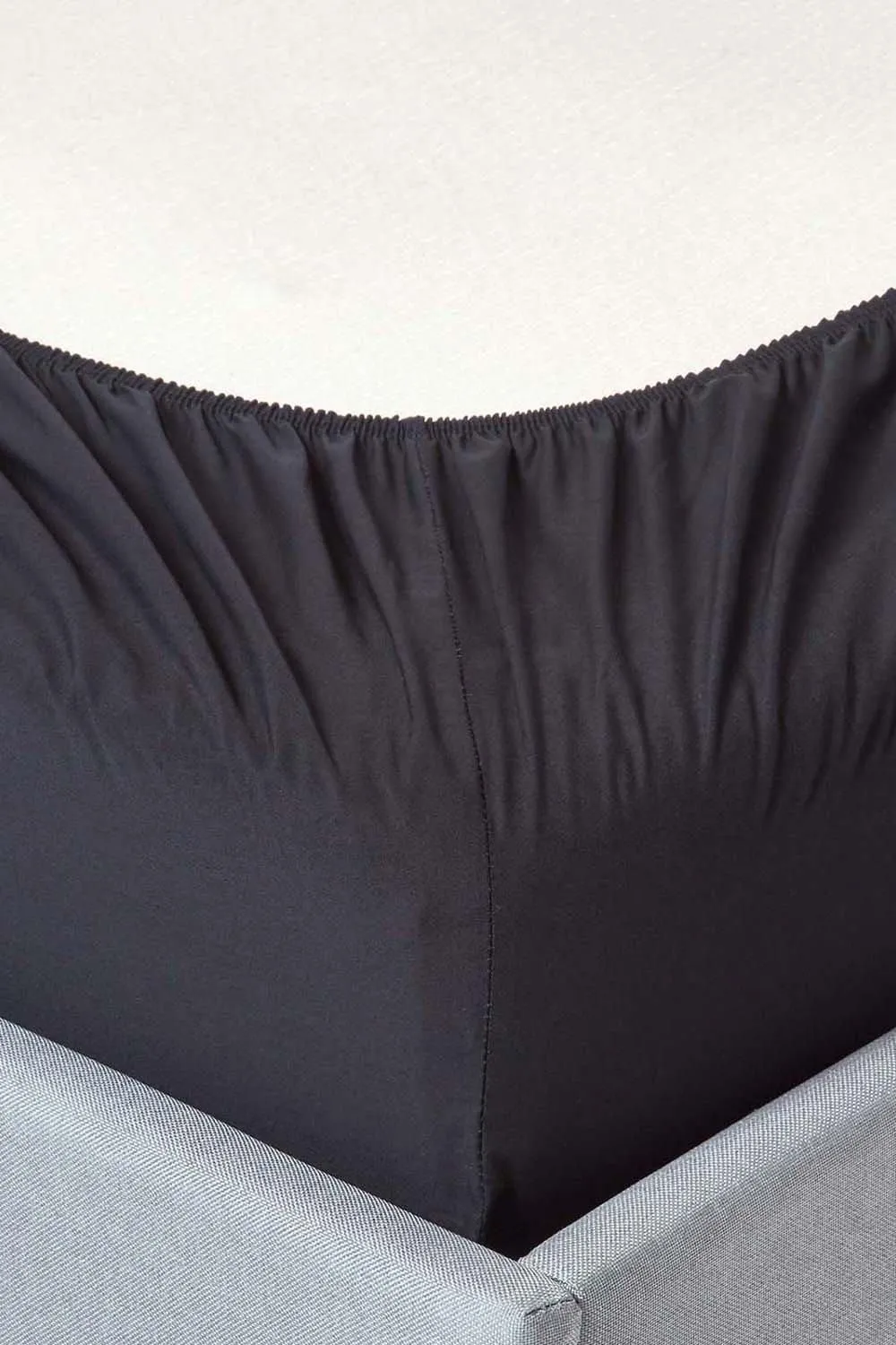 Homescapes Egyptian Cotton Fitted Sheet 12 inch 200 Thread Count in Black 2