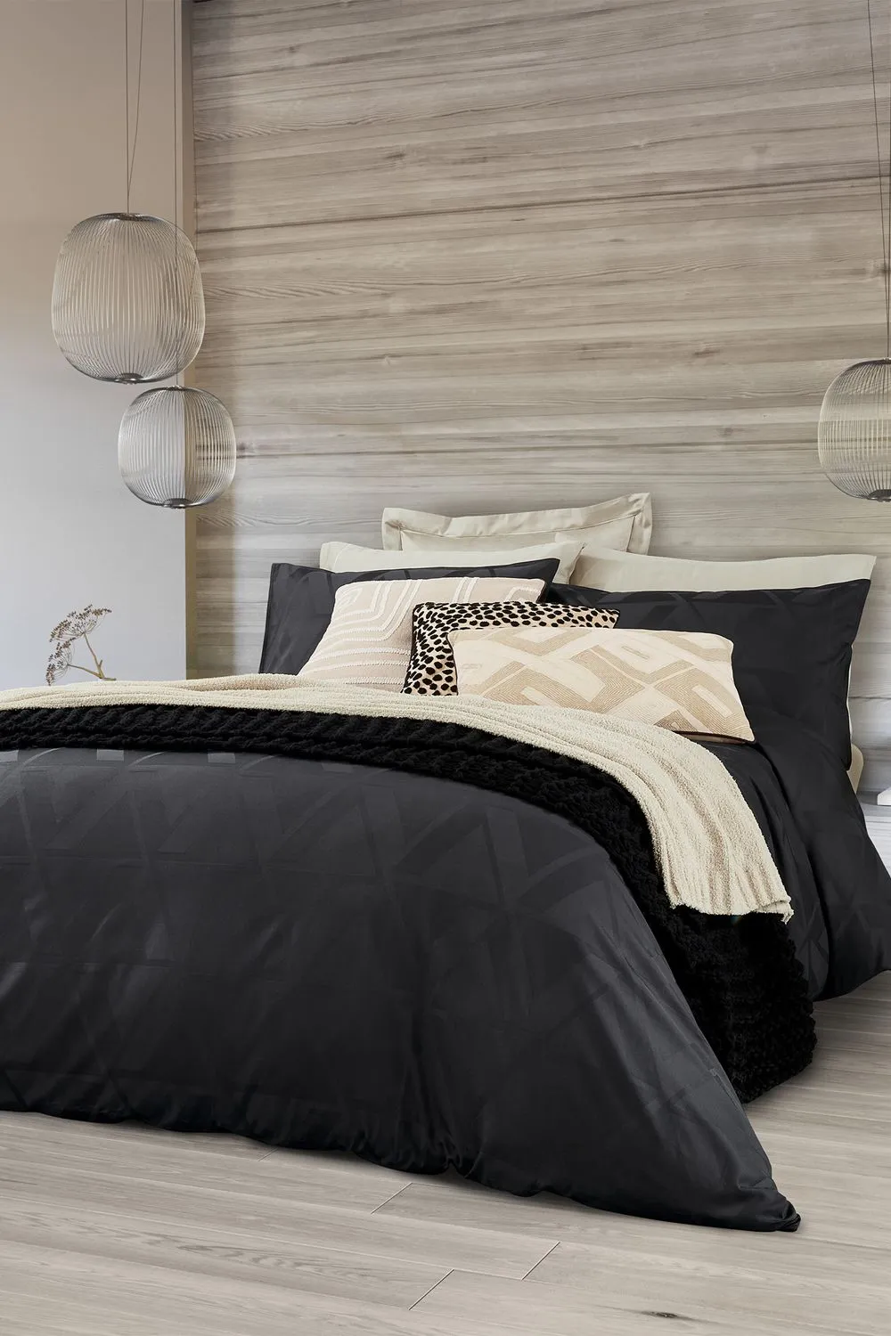 Nalu Nicole Scherzinger 'Kalama Jacquard' Cotton Sateen Duvet Cover Set in Black
