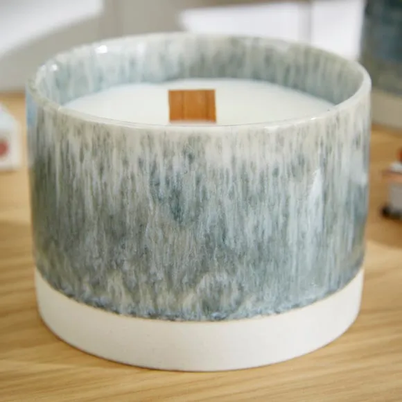 Churchgate Oud and Bergamot Crackle Candle 3