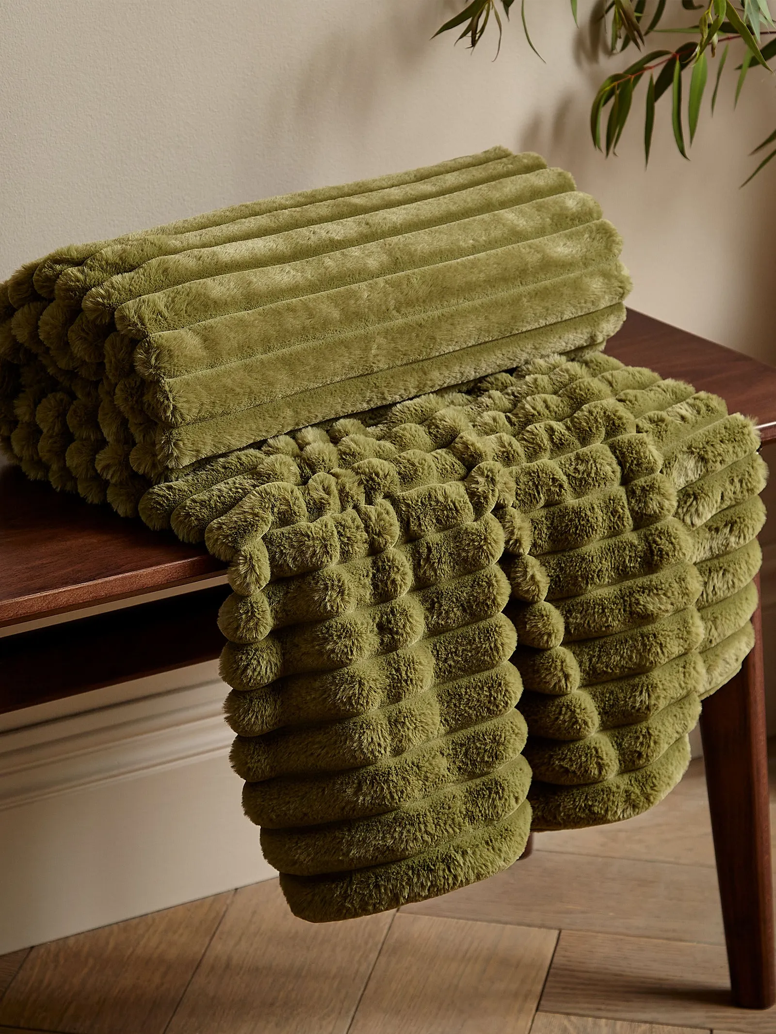 Catherine Lansfield 'Cosy Ribbed' Blanket Throw in Olive