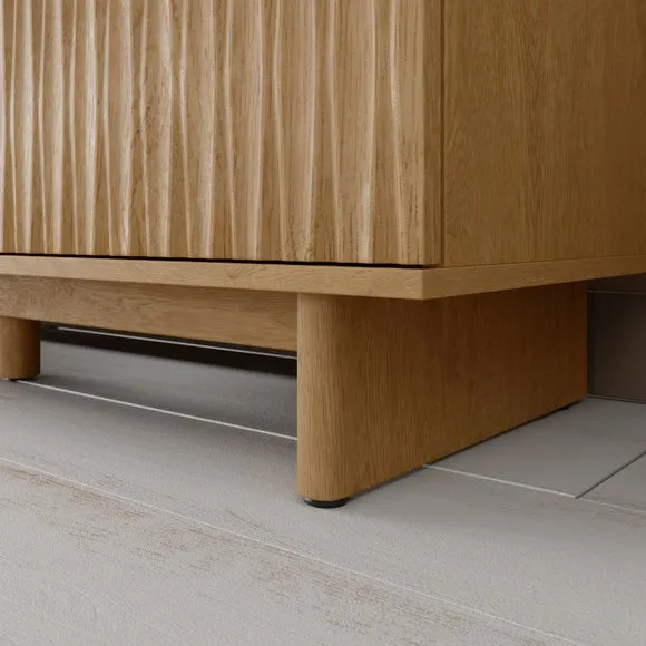 Inga 7 Drawer Chest, Light Oak 3