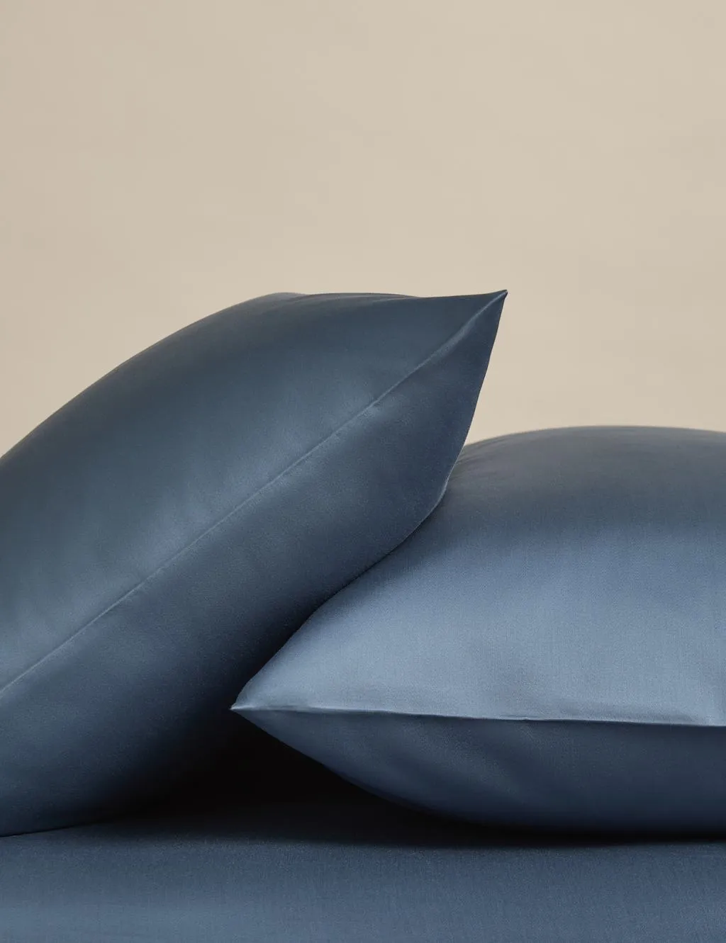 M&S 2 Pack Egyptian Cotton 400 Thread Count Silky Pillowcases Slate Blue