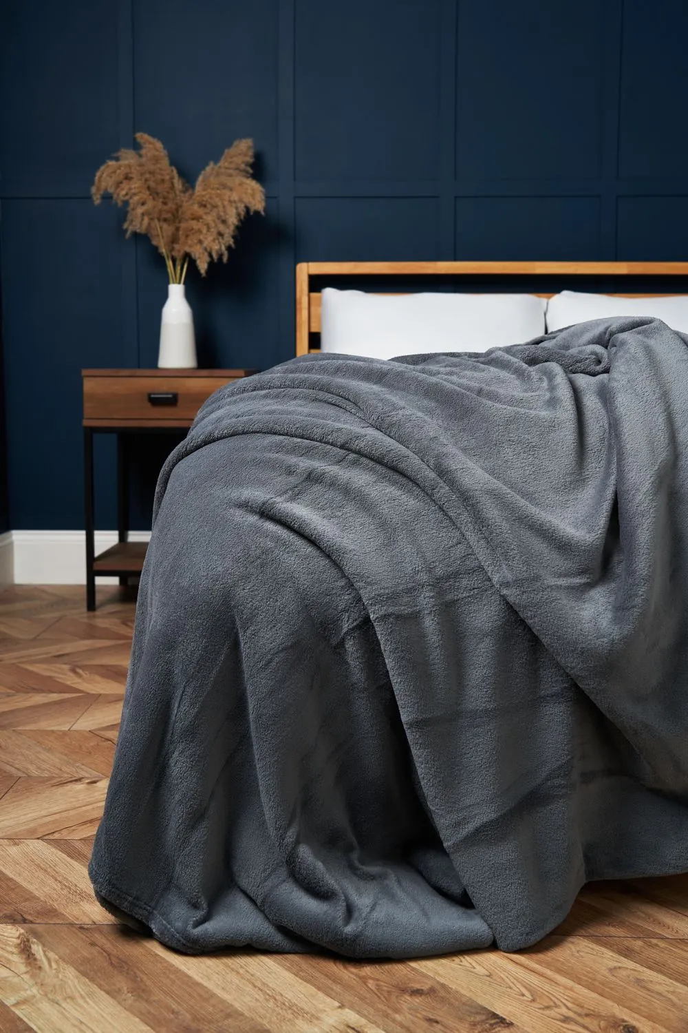 BHS Microfleece Throw in Charcoal
