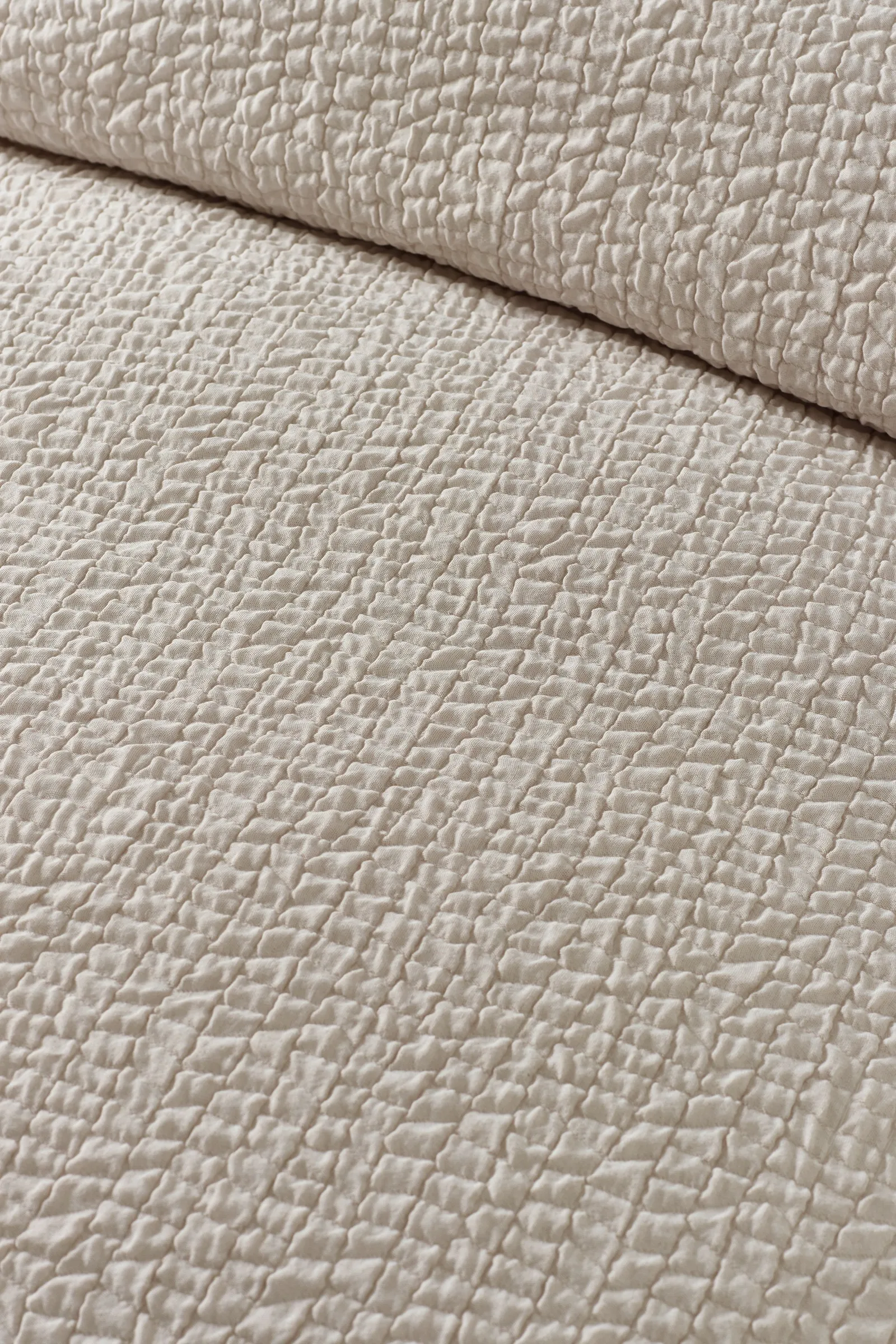 Catherine Lansfield Crinkle Seersucker Duvet Cover Set in Natural 3