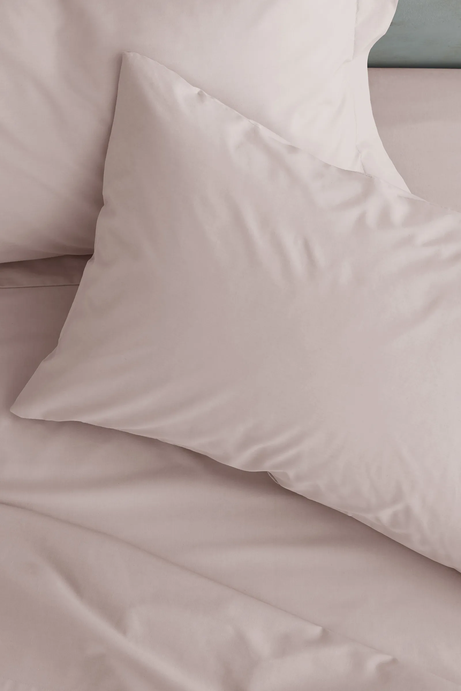 Catherine Lansfield 'Easy Iron Percale' Standard Pillowcase Pair in Pink 1