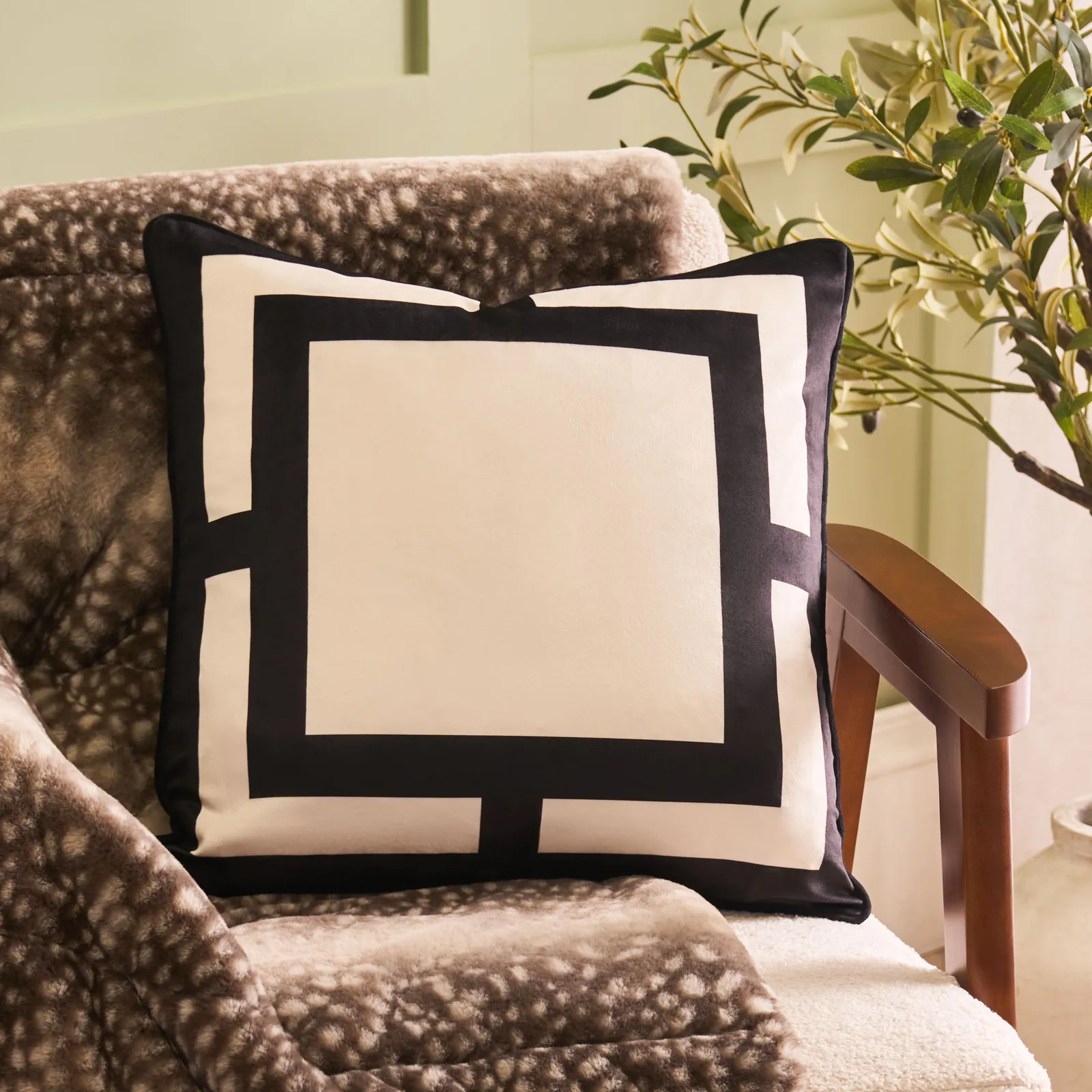 OHS 2 x Square Print Matte Velvet Decorative Cushion Covers in Warm White