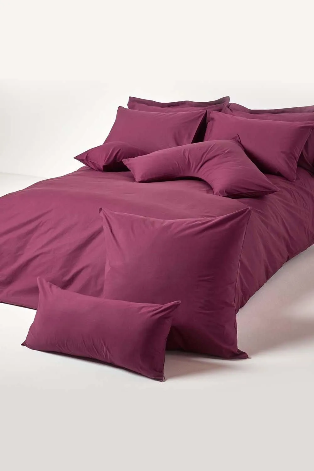 Homescapes Continental Egyptian Cotton Pillowcase 200 TC, 80 x 80 cm in Plum 4