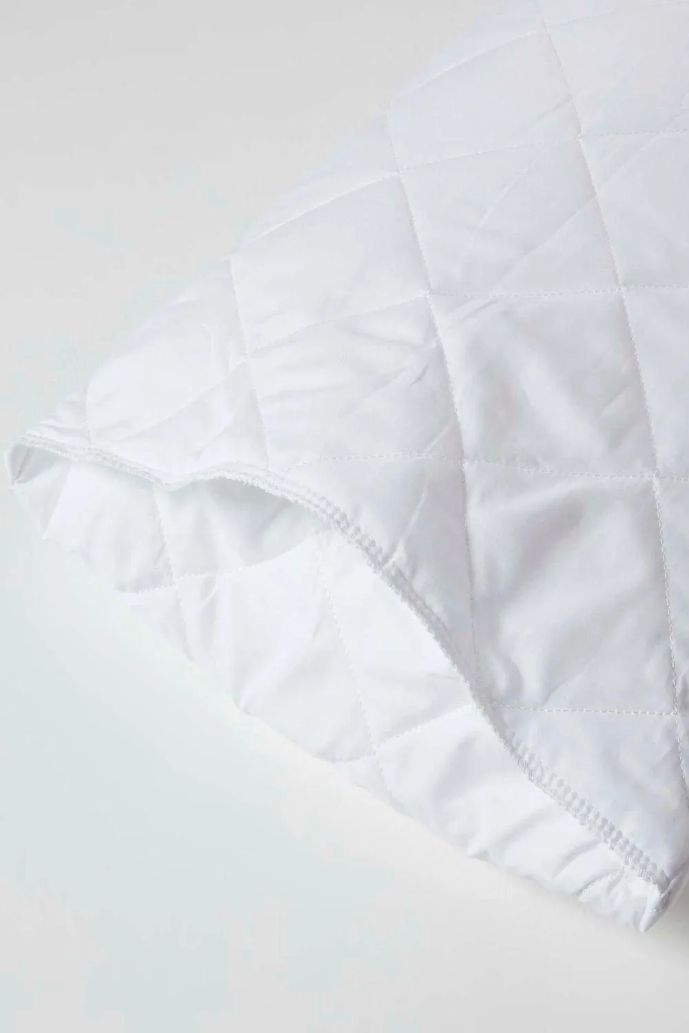 Homescapes Anti Allergy Pillow Protectors, Pack of 4 in White 4