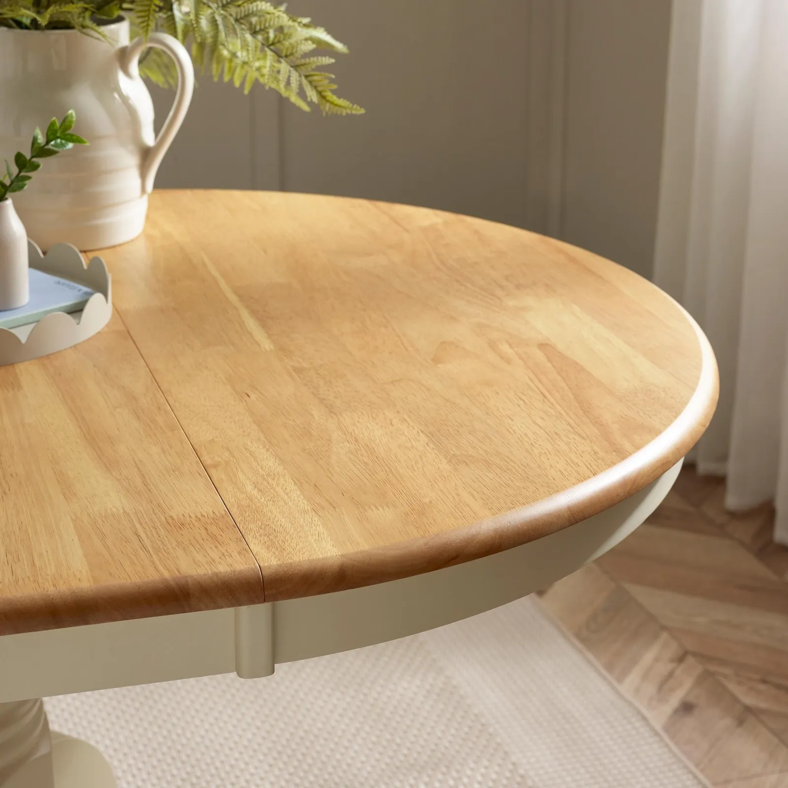 FurnitureboxUK Padstow Wooden Extending Dining Table & 6 Millford Chairs in Cream 5