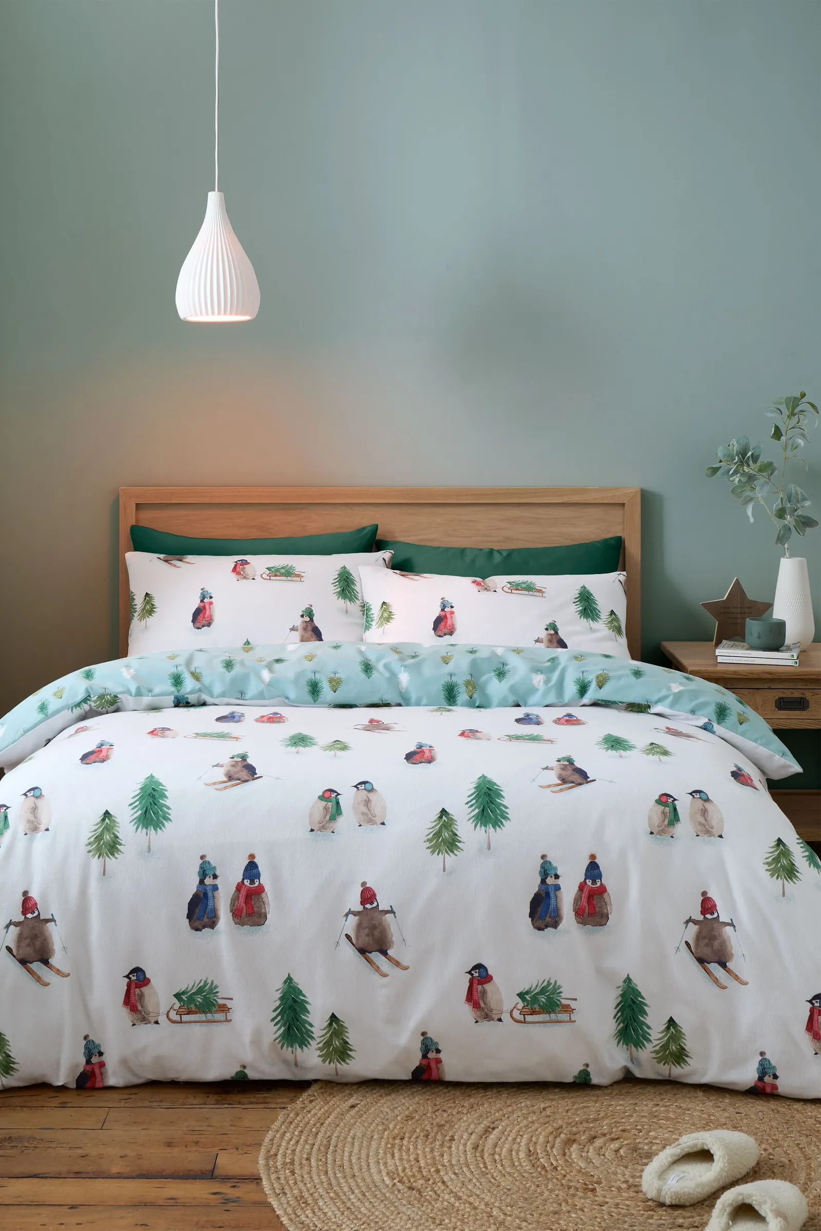 Catherine Lansfield 'Brushed Snowy Penguin' Cotton Reversible Duvet Cover Set in White