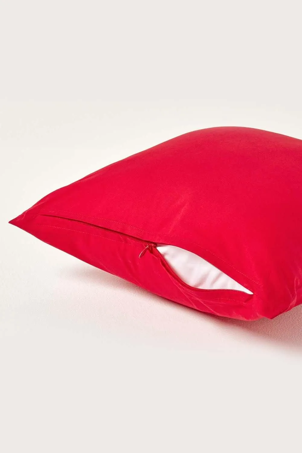 Homescapes Continental Egyptian Cotton Pillowcase 200 TC, 40 x 40 cm in Red 3