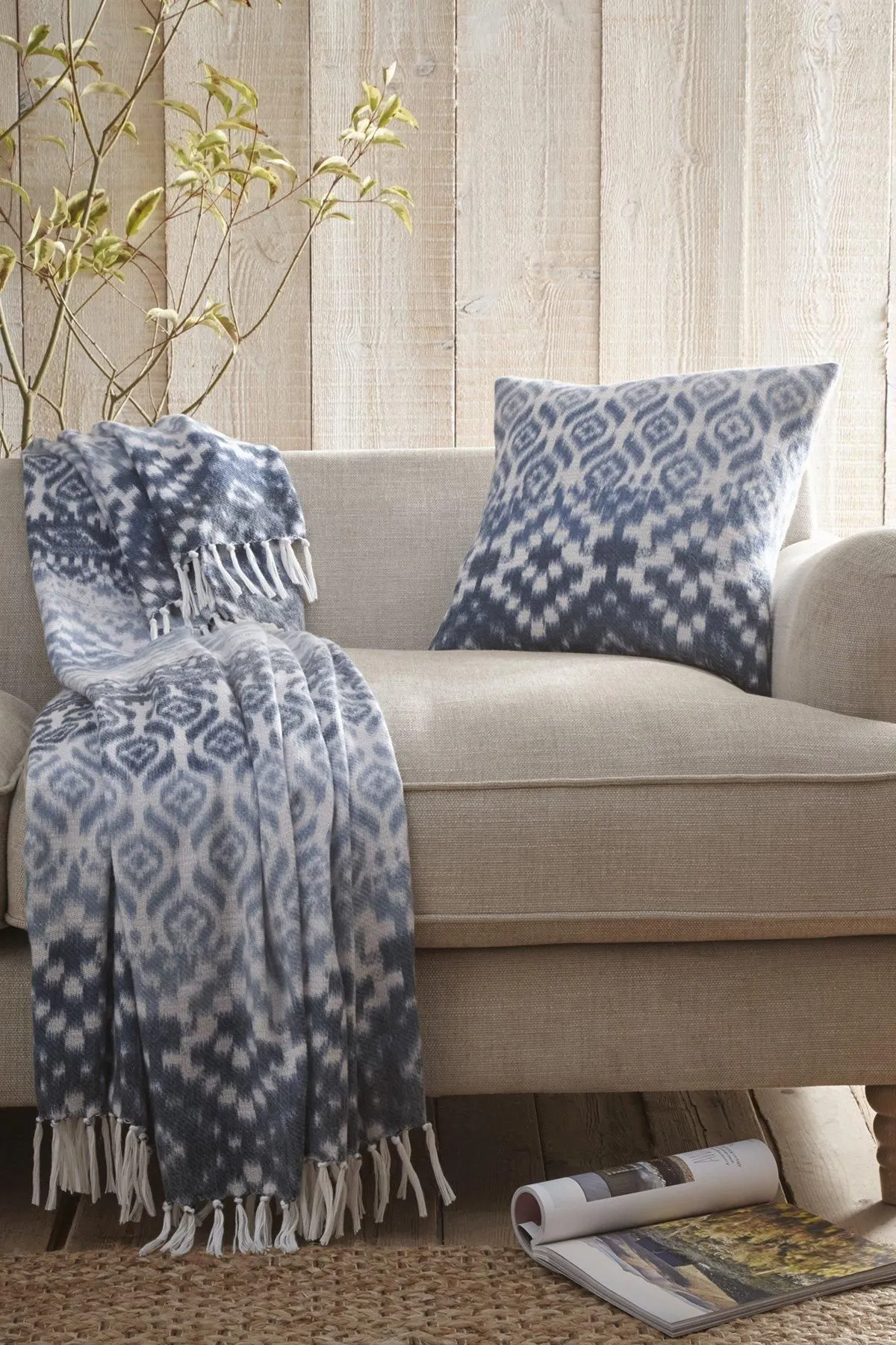 Appletree 'Sakari' Banded Tassled Bedspread in Blue 3
