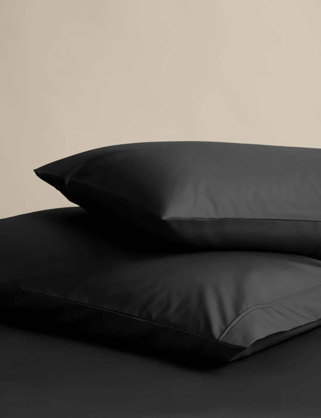 M&S 2 Pack Egyptian Cotton Pillowcases Black