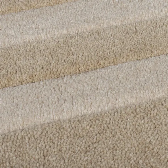Lois Scallop Border Wool Circle Rug 2