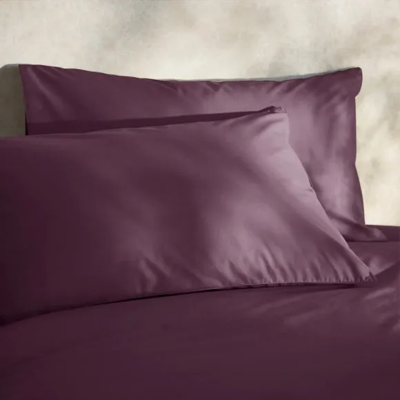 100% Egyptian Cotton 220 Thread Count Standard Pillowcase Pair 1