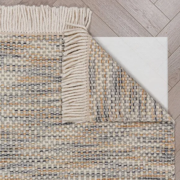 Tarn Chunky Wool Fringed Rug 3