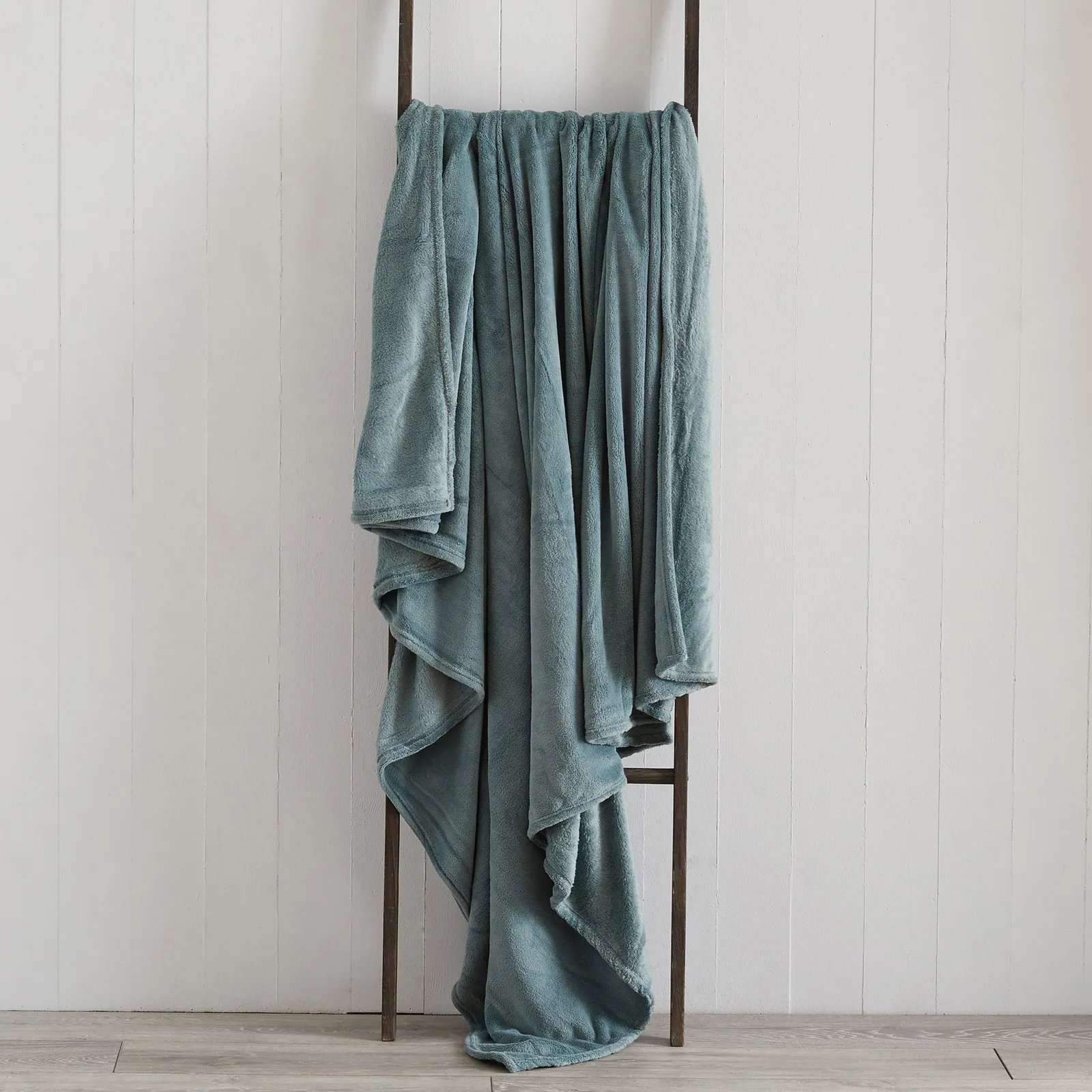 Seriously Soft 220cm x 220cm Throw Blue