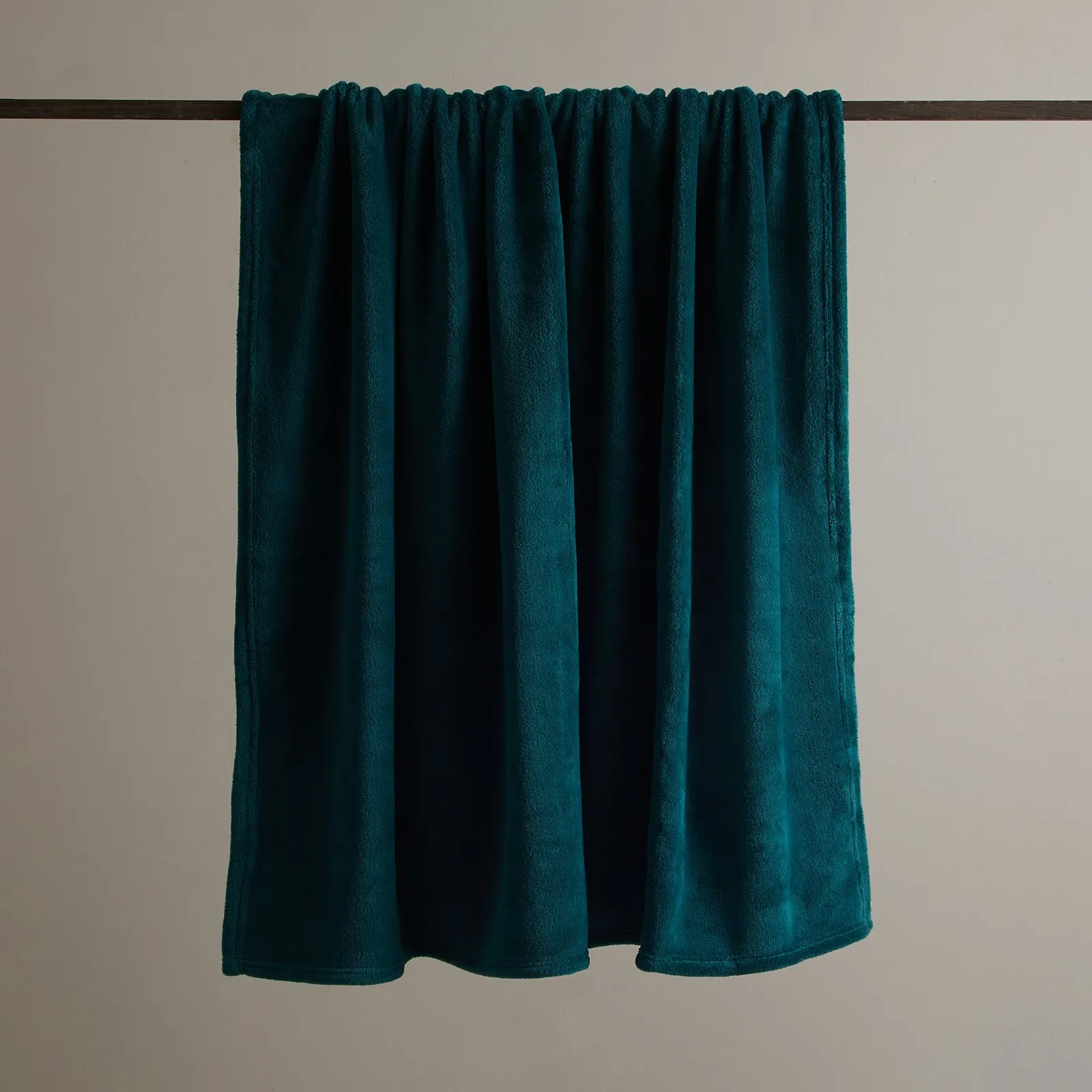 Soft Fleece 130cm x 180cm Throw Green