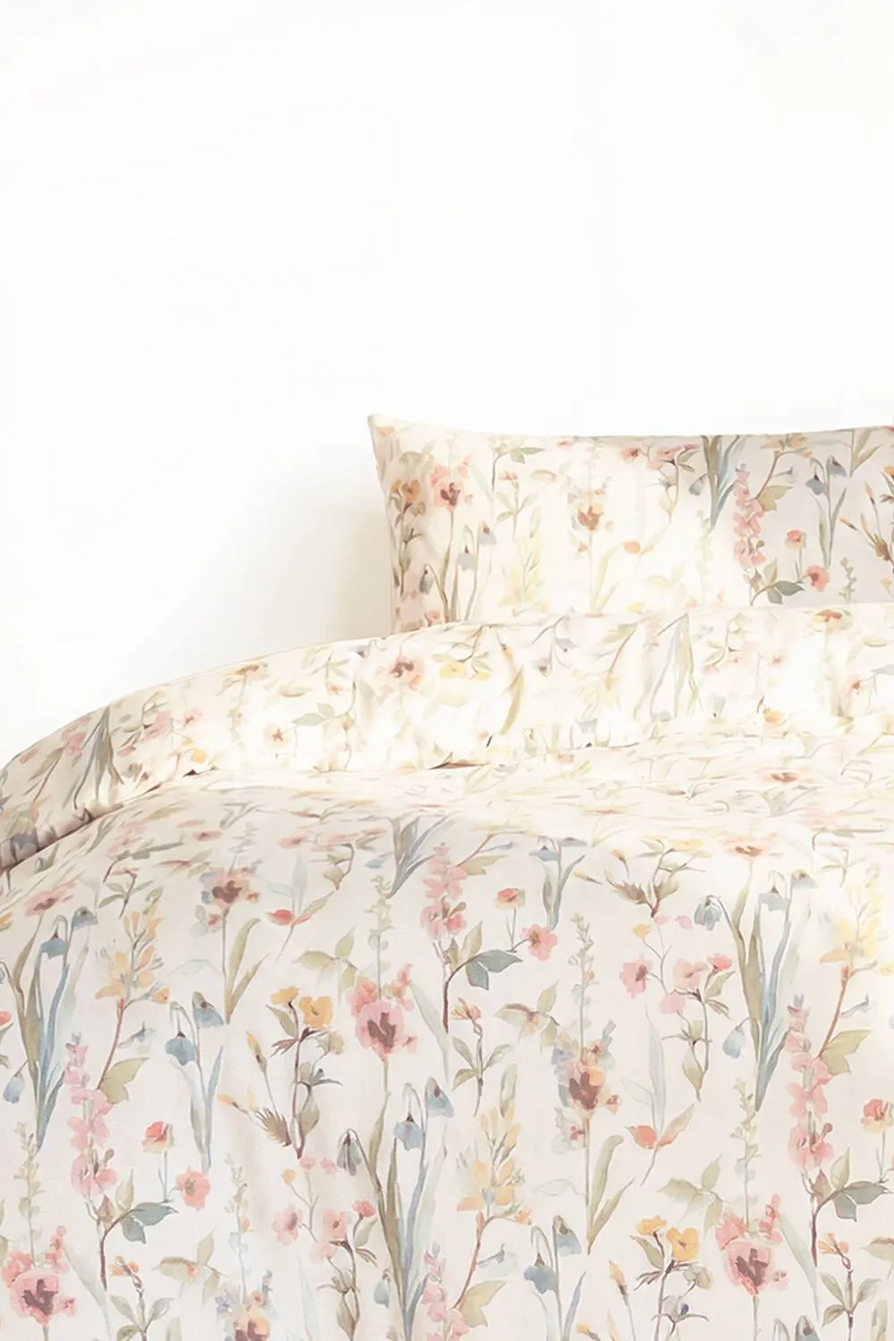 Martex Studio Edition Spring Meadow Duvet Cover Set in Cream 2