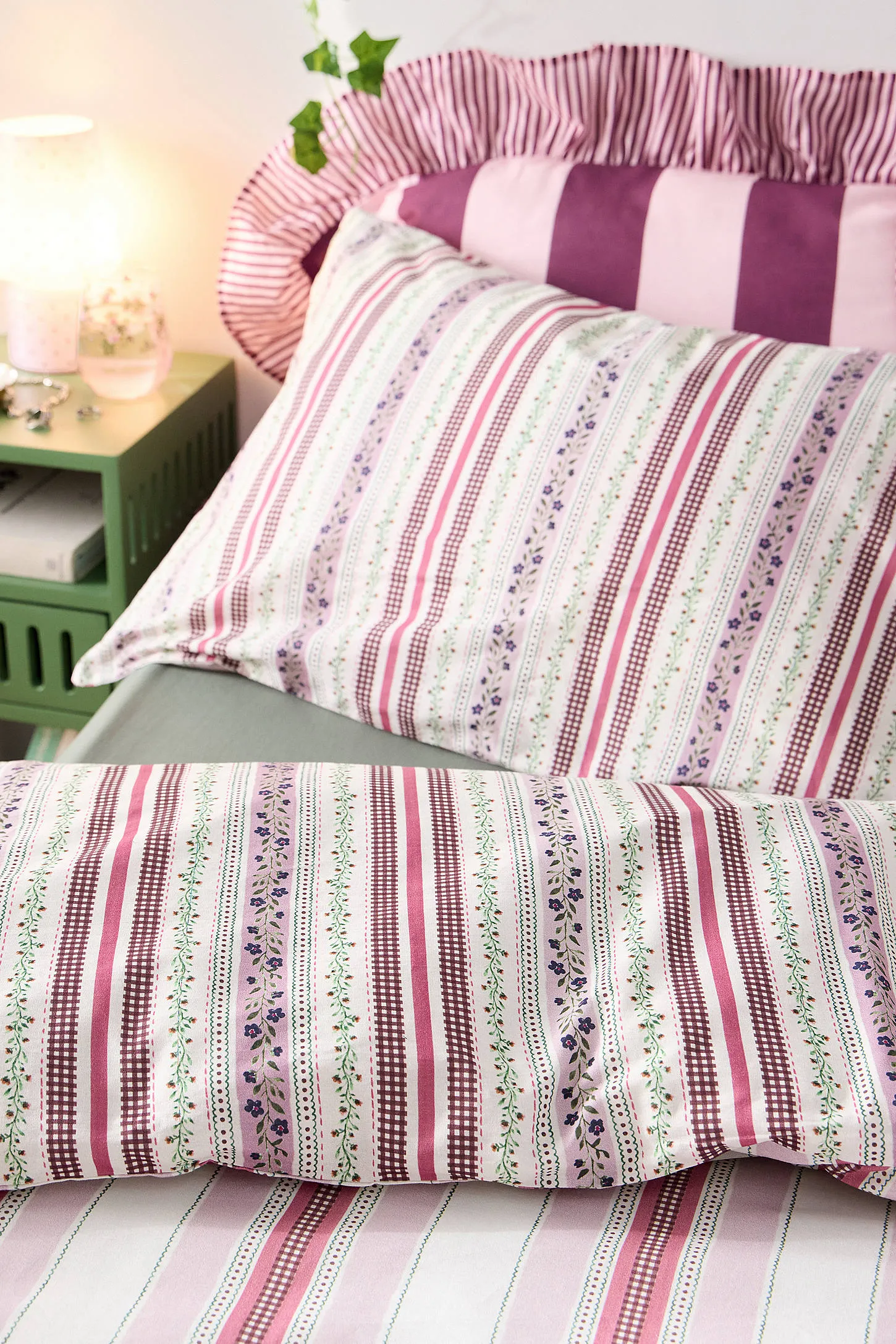 Darla Berry Multi Stripe Reversible Duvet Set - Red Berry 3