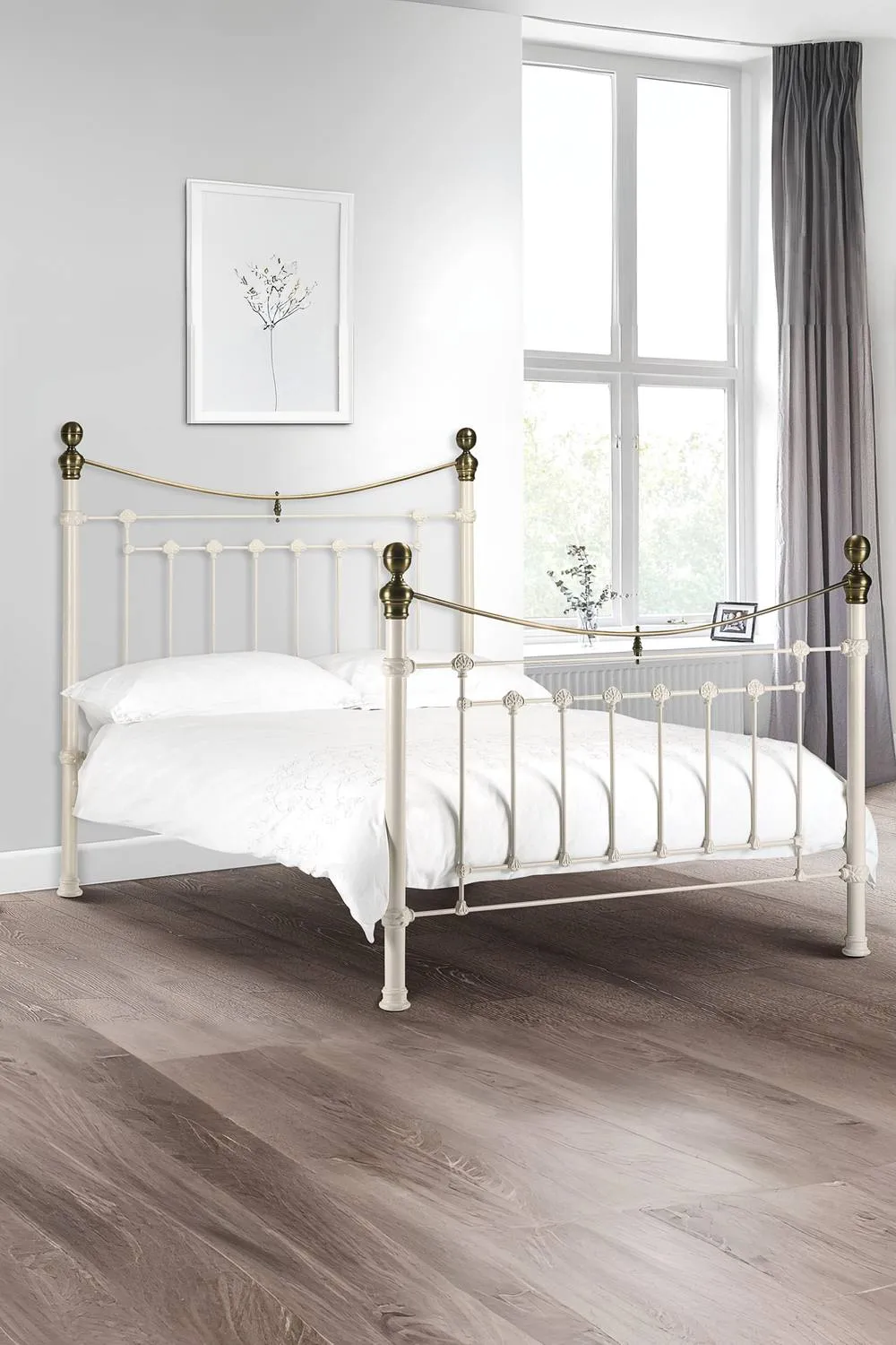Julian Bowen Victoria Metal Bed in Off-White