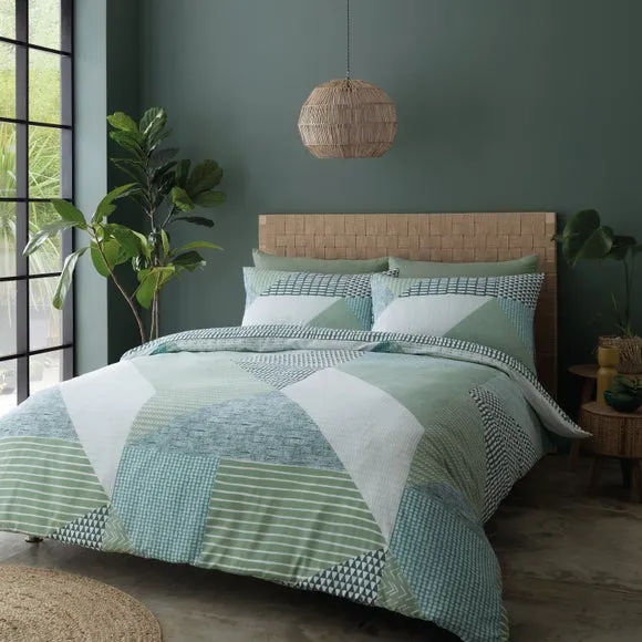 Catherine Lansfield Larsson Geo Reversible Duvet Cover and Pillowcase Set 1