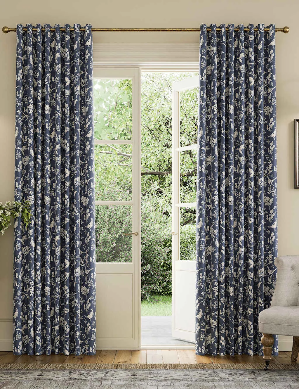 Joules Festival Pheasants Pure Cotton Eyelet Blackout Curtains Navy Mix