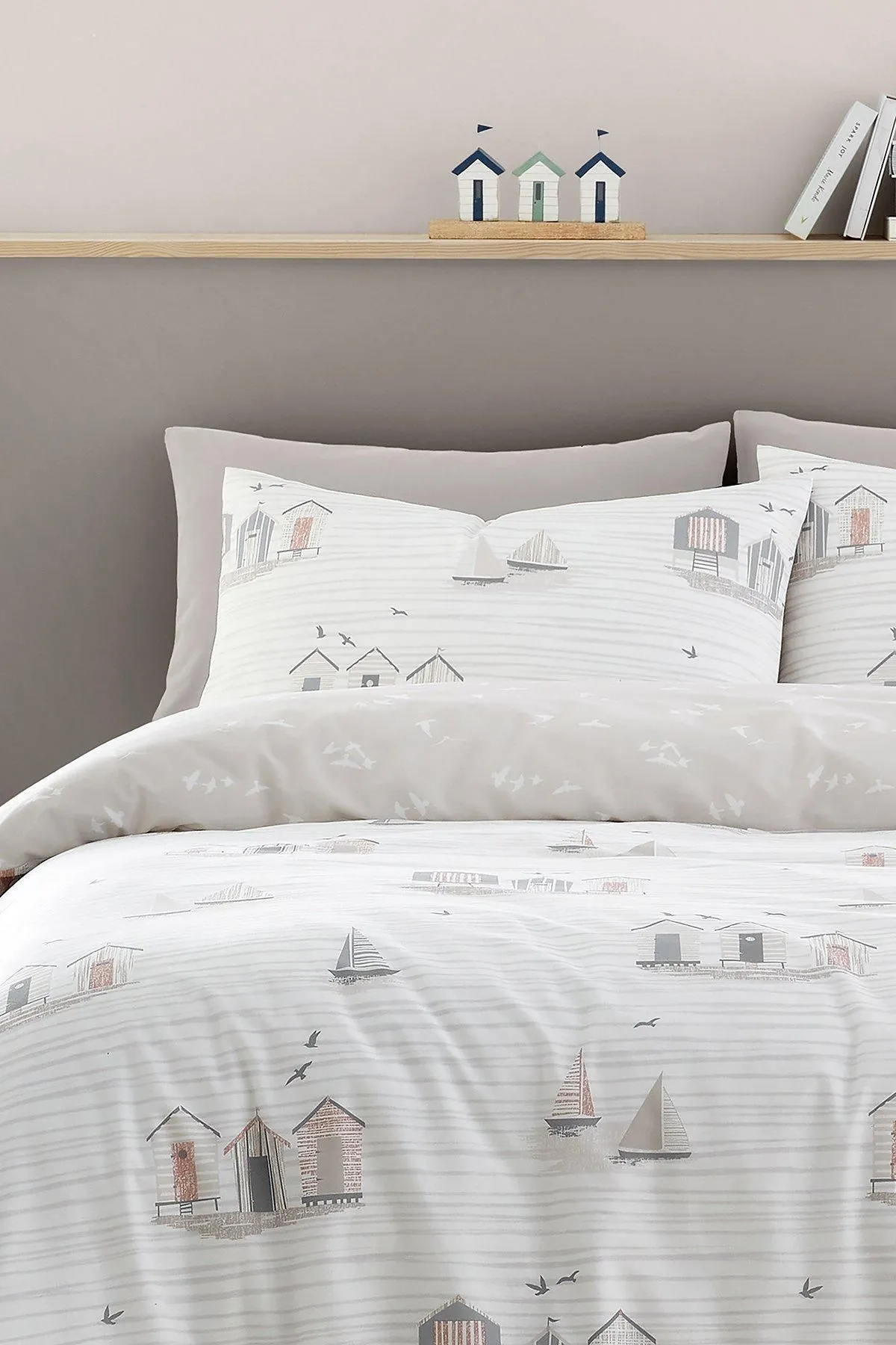 Fusion 'Beach Huts' Summer Seaside Print Duvet Cover Set in Natural 2