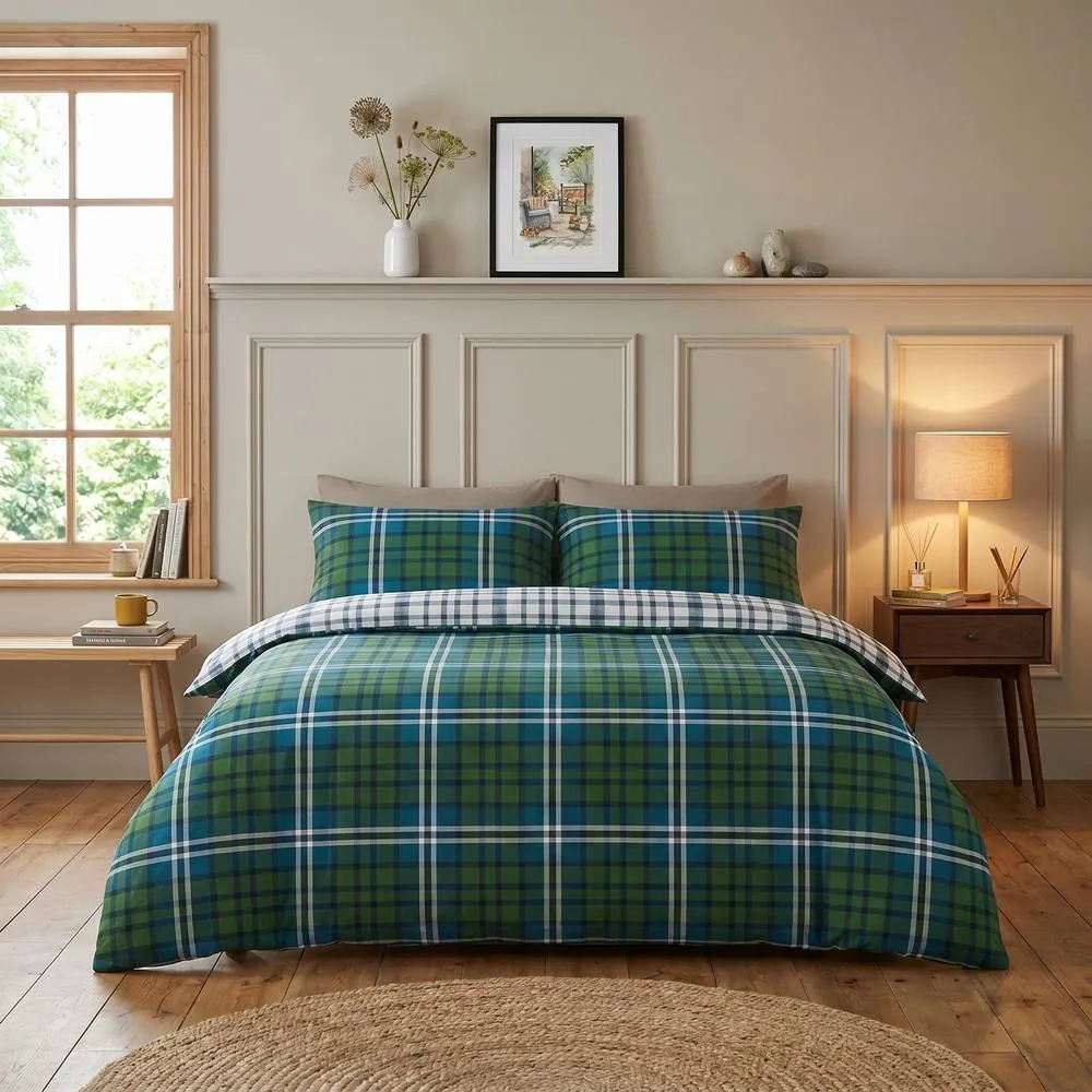 Rapport Home Ross Check Christmas Reversible Duvet Cover Set in Green 1