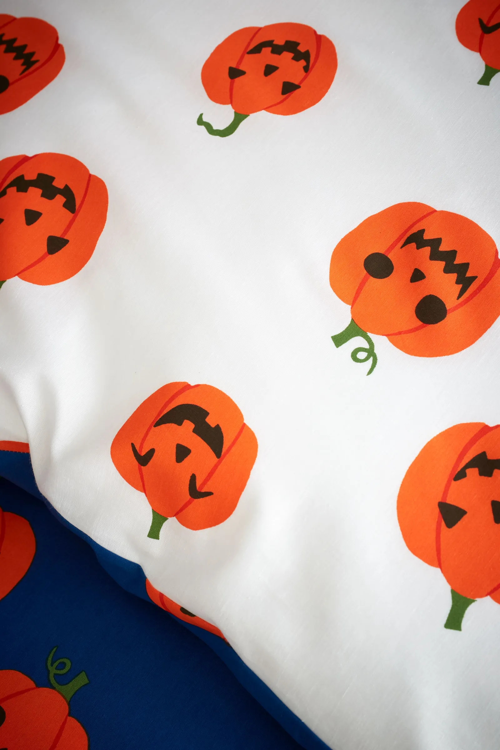 Catherine Lansfield Halloween Pumpkins Reversible Duvet Cover Set in Navy 4