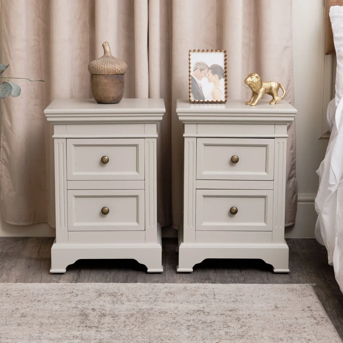 Melody Maison Large Taupe-Grey 7 Drawer Chest Of Drawers & Pair Of Bedside Tables - Daventry Taupe-Grey Range in Taupe 6
