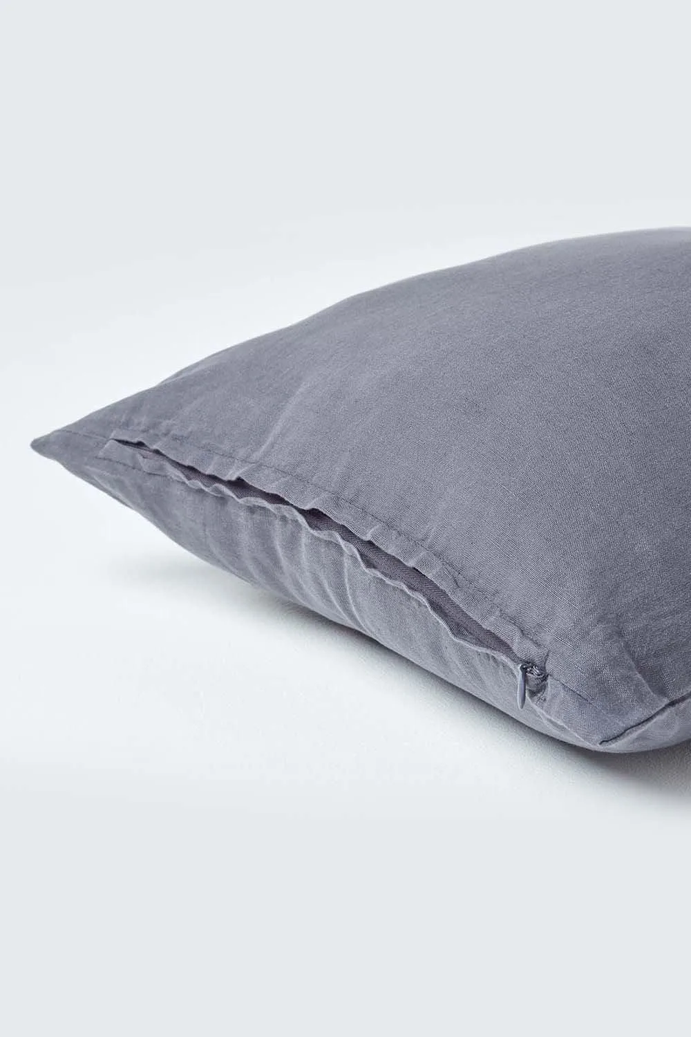 Homescapes European Linen Pillowcase, 80 x 80 cm in Dark Grey 3