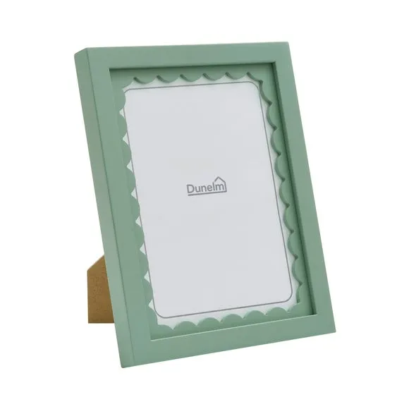 Remi Scalloped Photo Frame 3