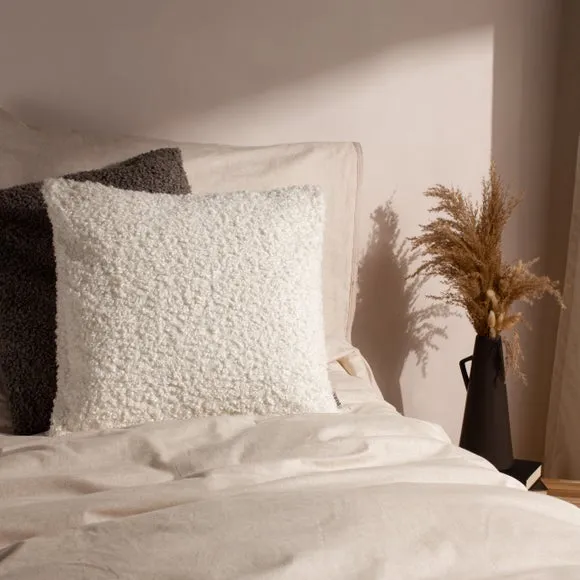 Yard Cabu Square Cushion 1