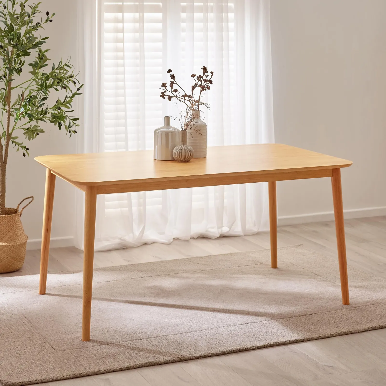 FurnitureboxUK Lynton Large Oak Effect Wooden Dining Table & 6 Millford Chairs in Light Oak 2