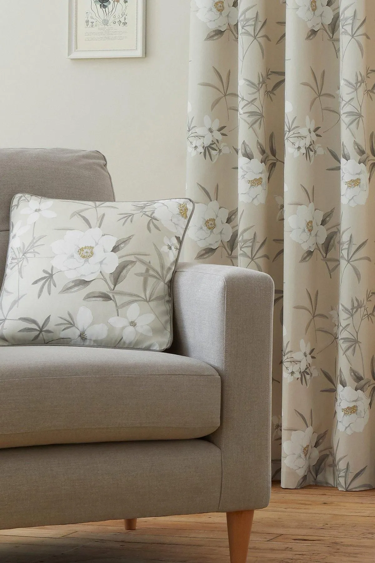 Dreams & Drapes 'Eve' Filled 100% Cotton Cushion With Modern Floral Print in Natural 3