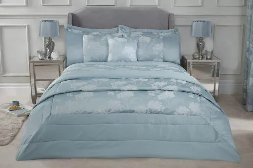 New Edge Blinds English Garden Bedspread in Blue