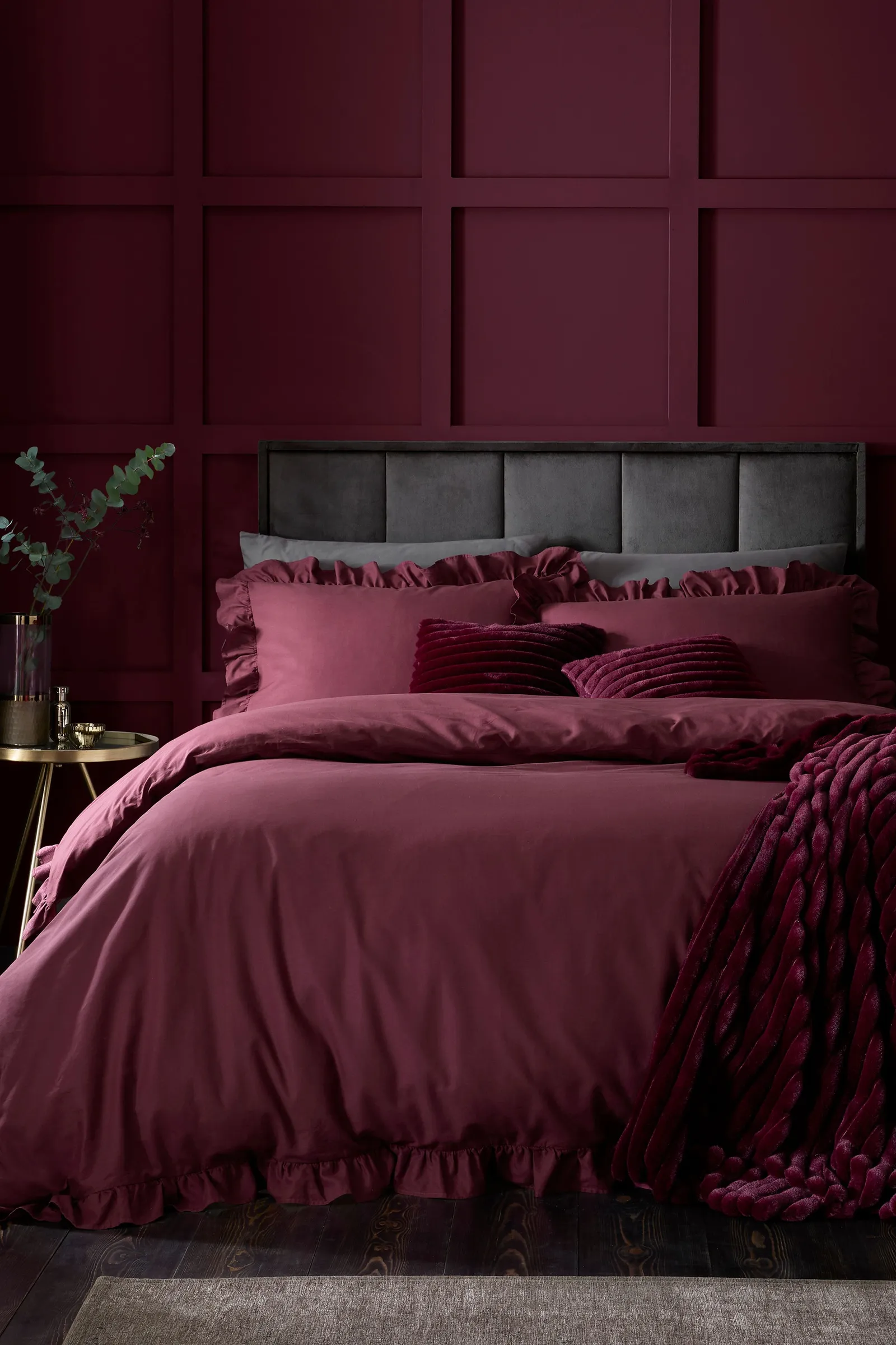 Appletree 'Cassia Frill' 100% Cotton Relaxed Look Duvet Cover Set in Red 4